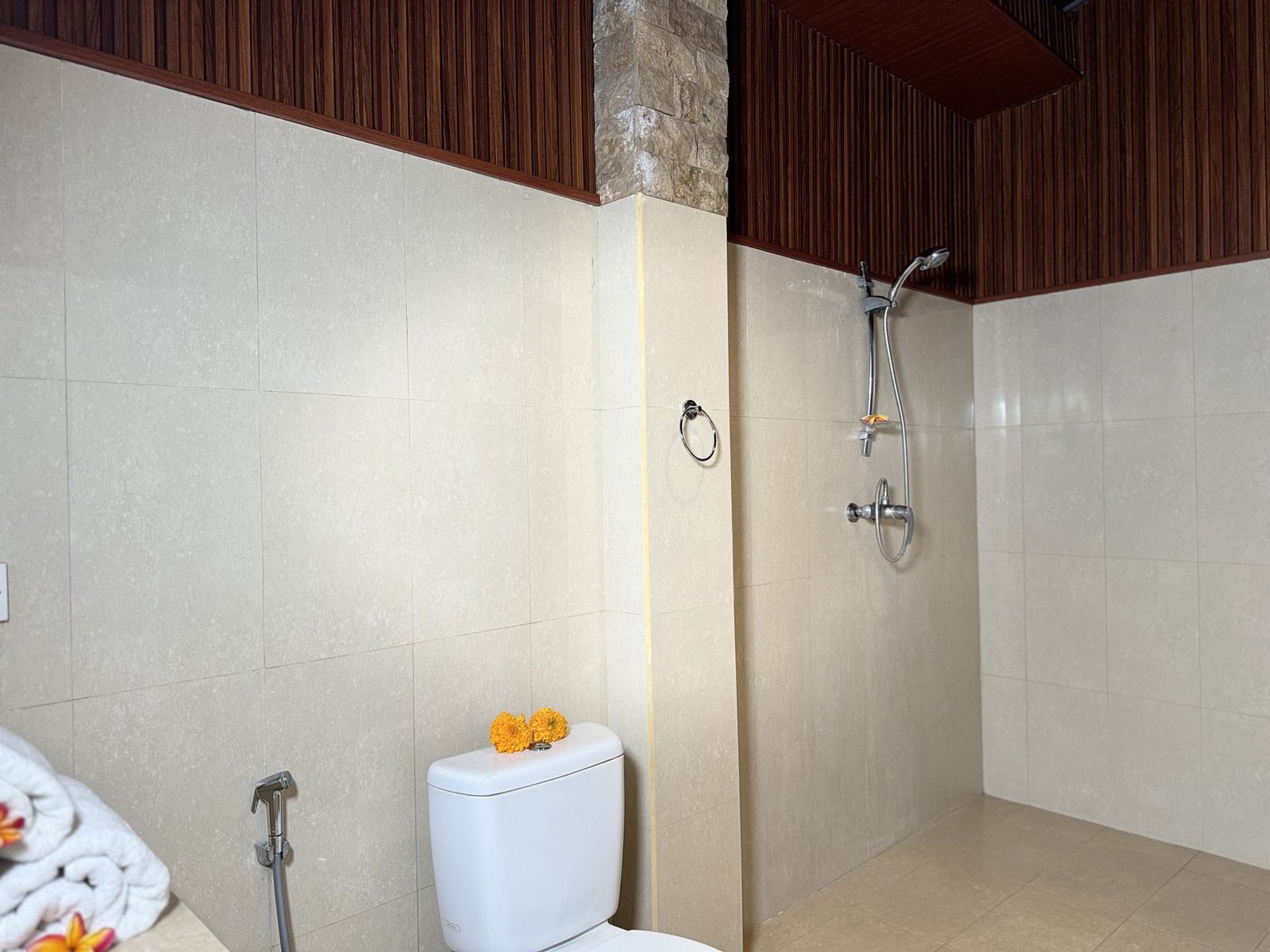 Villa Krishna Bathroom